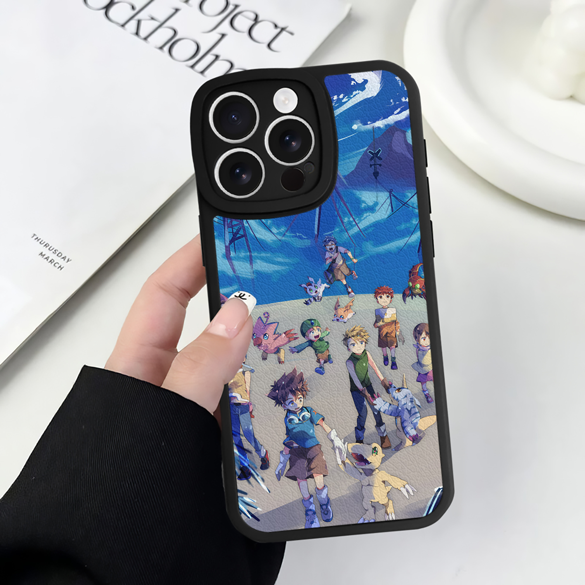 （画像用） Digimon デジタルモンスター/デジモン 【iPhone 16シリーズ対応】シリコンスマホケース（レザー調） 材質：シリコン